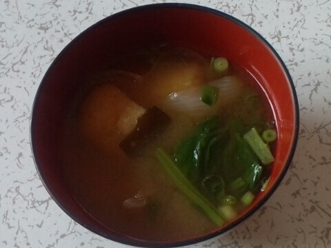 ほうれん草と油揚げのお味噌汁